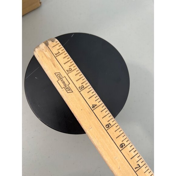 Leoben Company Manly Apothecary Co Bergamot and Geranium Candle 3 Wick 24oz NEW - Picture 6 of 8